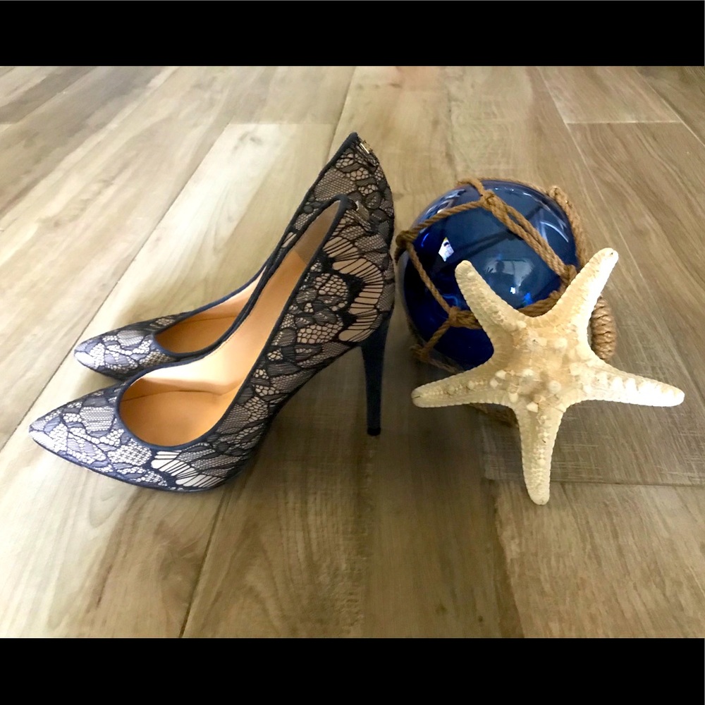 Ivanka Trump  Sz 7 blue lace pumps
